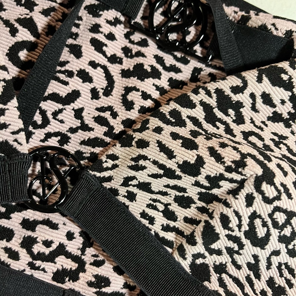VS Textured Bikini - Picture 3 of 3